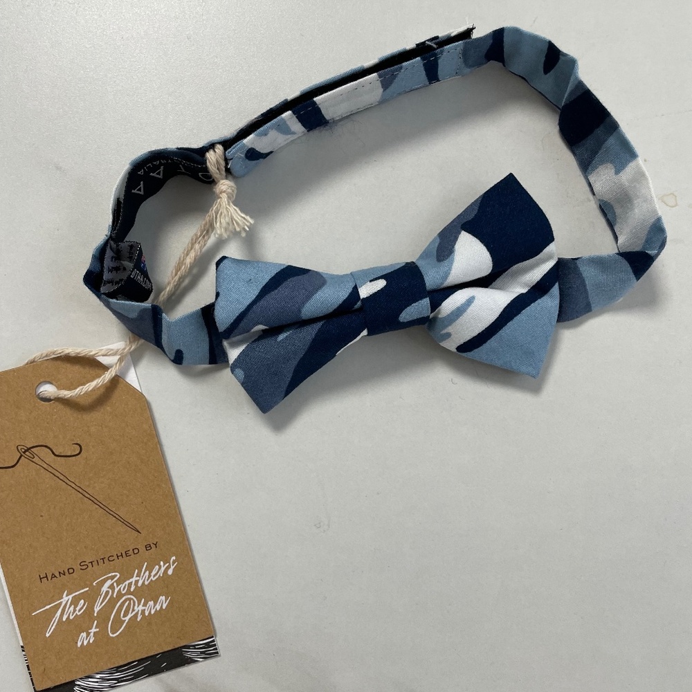 NWT Kids Bowtie Blue Camouflage Print